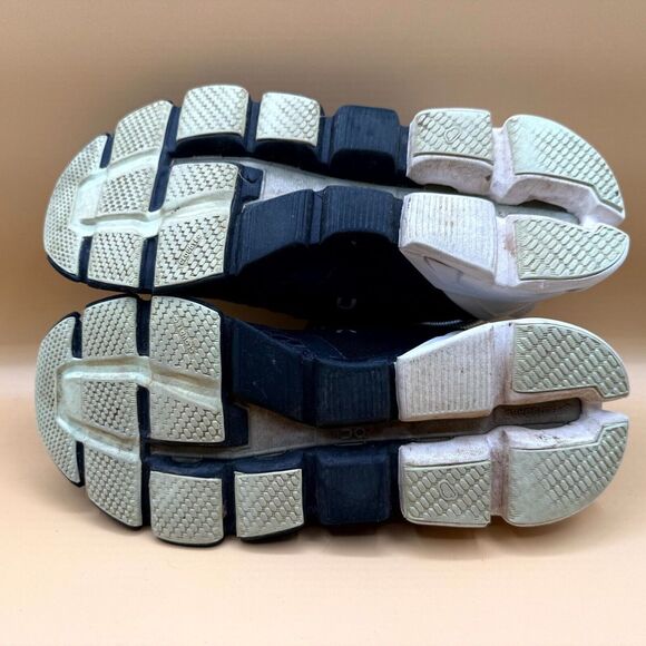 On Cloudflyer 21.99627 Shoes Women's 7.5 Black White Athletic Running Sneakers - Picture 7 of 10